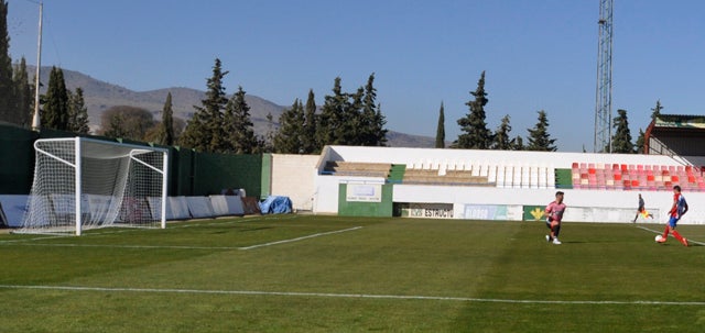 El Baza acusa las expulsiones y pierde ante el Churriana