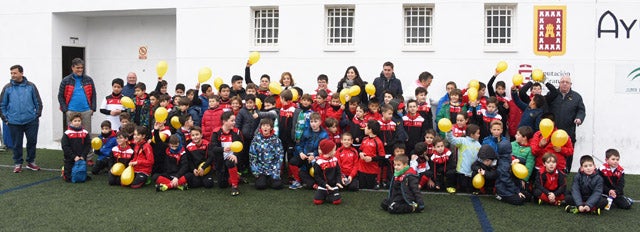 Las Escuelas de Fútbol de Baza celebran el Día Mundial del Cáncer Infantil