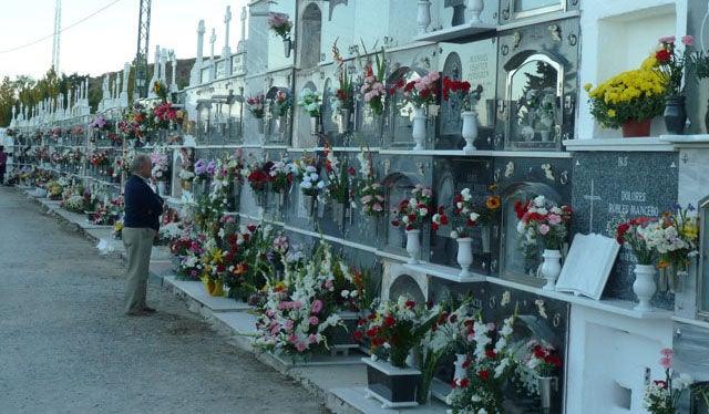 El cementerio de Baza tendrá muy pronto 60 columbarios