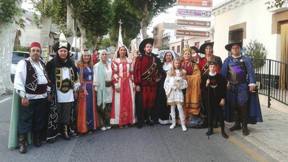 Los moros, cristianos y diablos de Zújar visitan Vélez de Benaudalla
