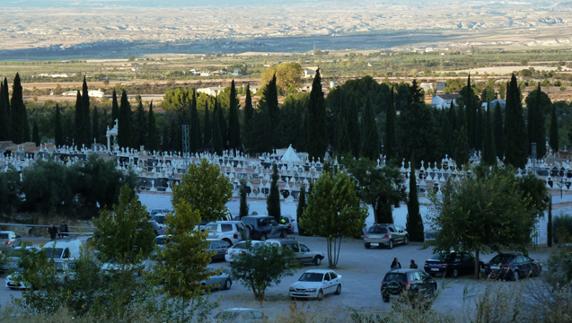 Servicio especial de autobús para el cementerio