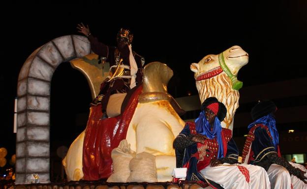 Magia, música, color e ilusión inundan las calles en la Cabalgata de Reyes