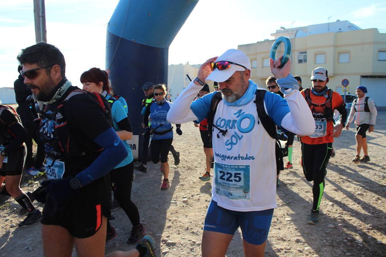 Cerca de 150 deportistas participaron en la jornada de ayer en la primera edición de la Ultra Trail del Mar al Cielo de Poniente, organizada por el Club Deportivo Muebles Mesa, con la colaboración del Instituto Municipal de Deportes (IMD) y la Comunidad Vida Sana. Una aventura y una experiencia única sobre unos paisajes que funden el Mar Mediterráneo y la Sierra de Gádor, donde la originalidad ayudó a que pese a tratarse de una primera edición ya hubiera participantes incluso de fuera de la provincia de Almería.