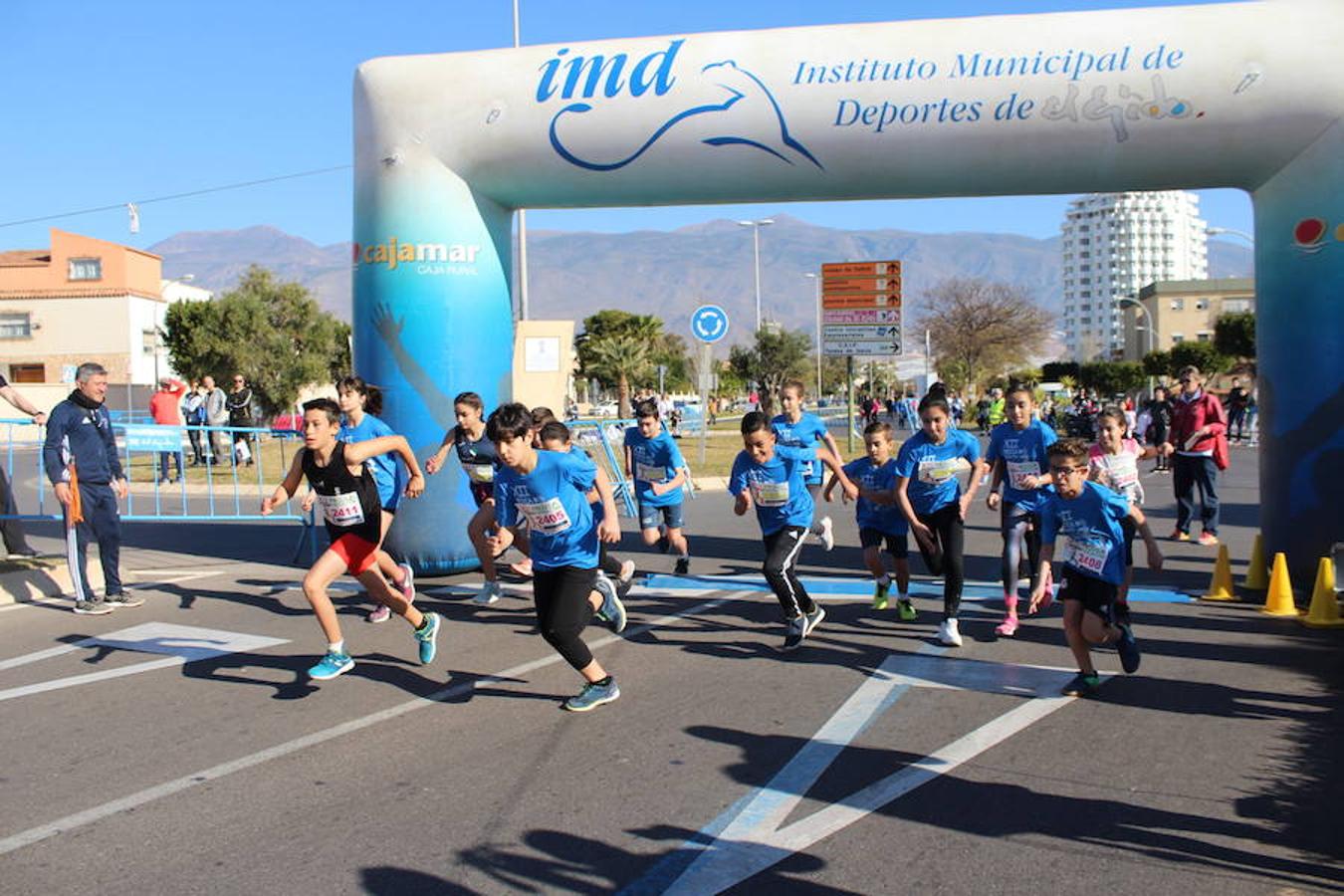 Más de medio millar de runners disfrutaron esta mañana de la XII edición de la Media Maratón de El Ejido Ciudad de las Hortalizas. Una carrera rápida, vistosa y que mantenía el mismo recorrido de ediciones anteriores, con varias subidas que obligaron a los corredores a tener que dosificar y en la que se mejoraron los tiempos de la pasada edición.