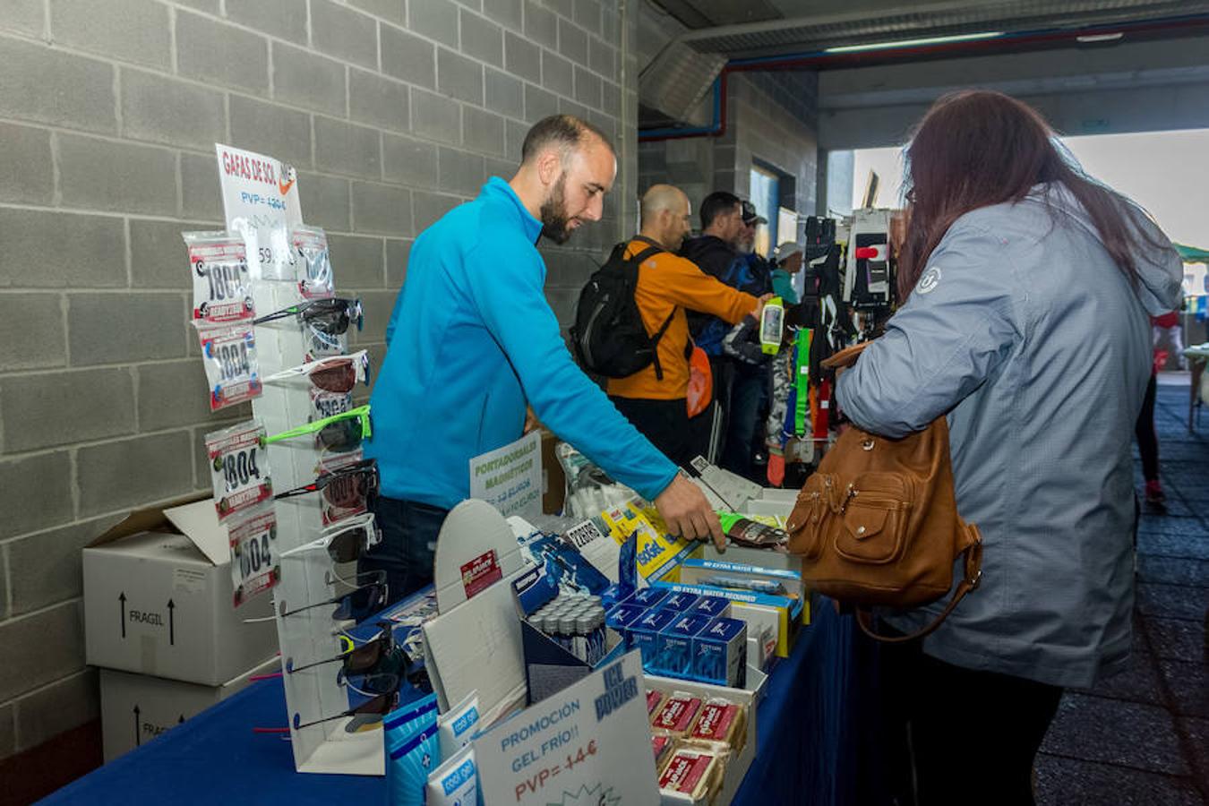 Más de medio millar de runners disfrutaron esta mañana de la XII edición de la Media Maratón de El Ejido Ciudad de las Hortalizas. Una carrera rápida, vistosa y que mantenía el mismo recorrido de ediciones anteriores, con varias subidas que obligaron a los corredores a tener que dosificar y en la que se mejoraron los tiempos de la pasada edición.