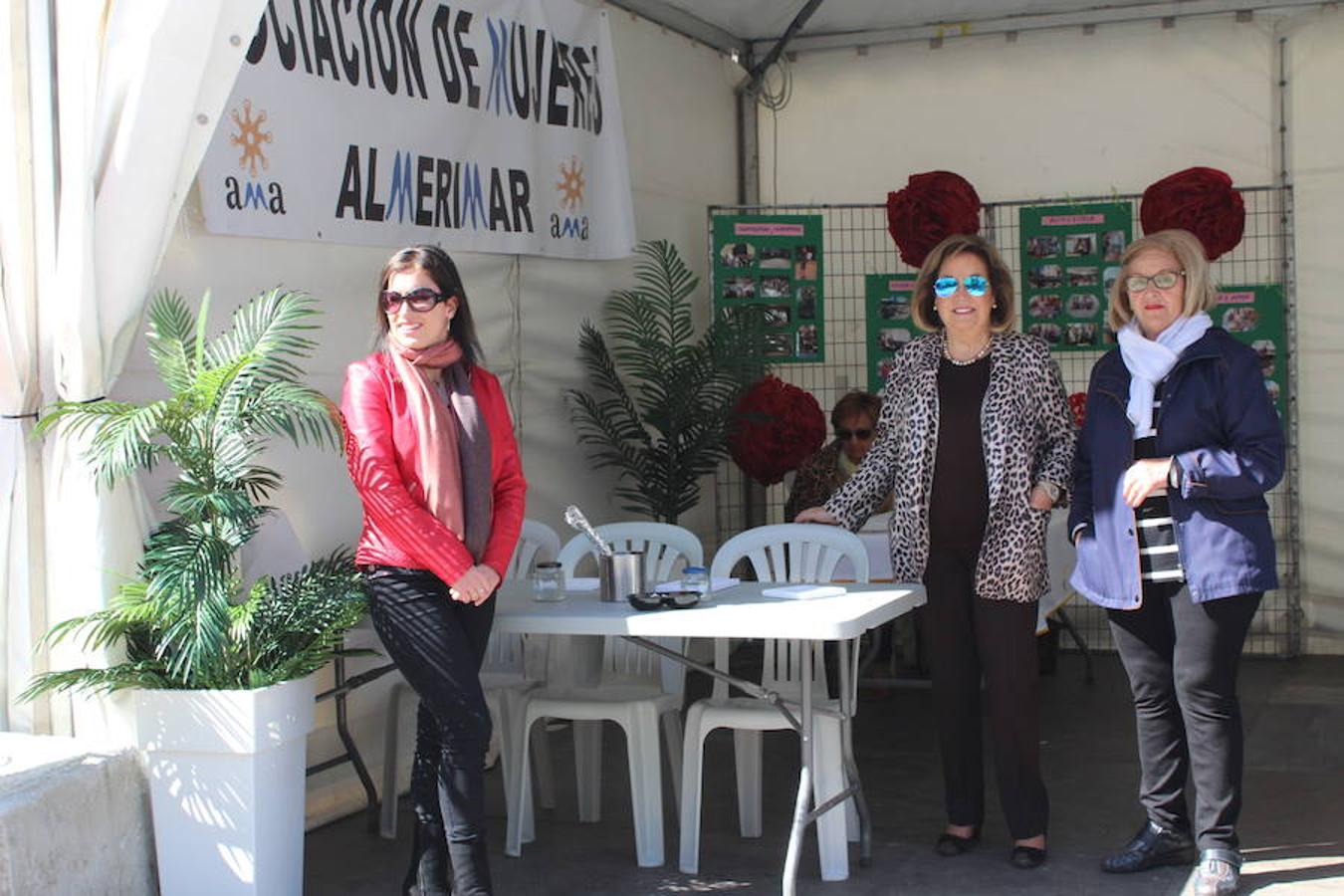 El tejido asociativo ejidense se dio cita en el día de ayer en la Plaza Mayor para formar parte del VII Encuentro Asociativo. Una actividad que contó con la participación de 37 entidades y con cerca de medio centenar de actividades paralelas a lo largo de toda la jornada.