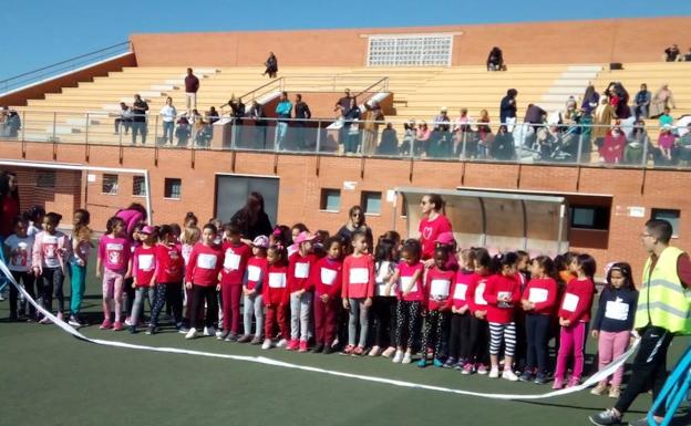 Más de un millar de escolares de Las Norias corren por un fin solidario