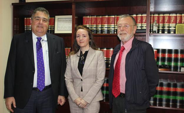 José Pascual, socio director de Lealtadis; Mercedes Cantón, directora de Fiscoejido; y Miguel Pérez, gerente de Fiscoejido. 