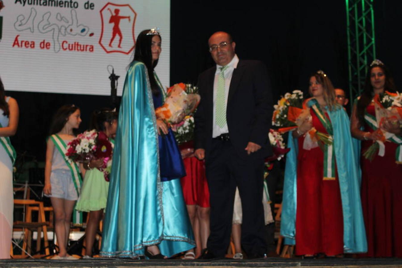 Julio Gutiérrez Molina fue el encargado este año de pronunciar el pregón de las fiestas de San Isidro. Una emotiva intervención a la que siguió la coronación de las reinas de las fiestas, damas y Miss Ejido. Tras el encendido de luces arrancó el concierto del Conservatorio Profesional de Música de El Ejido. Todo ello con el parque municial de El Ejido como escenario.