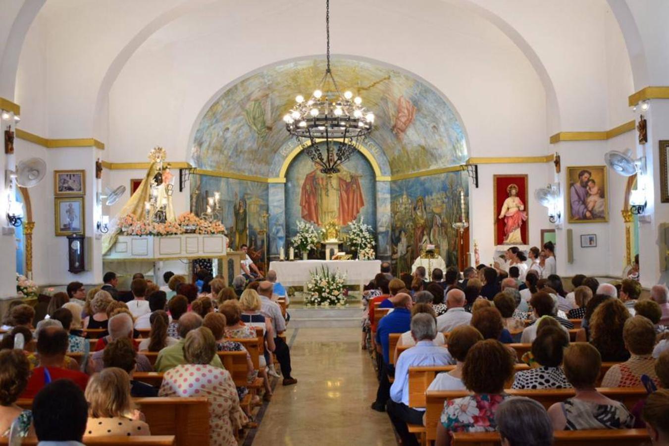 Los núcleos de Balerma y Almerimar acogieron la celebración en la tarde noche de ayer de la tradicional misa y procesión de la Virgen del Carmen, patrona de los marineros y de estos dos enclaves ejidenses. A las 20 horas arrancó en ambos núcleos la Santa Misa y a su finalización, las imágenes procesionaron tanto a pie como a bordo de un barco por la costa de Balerma y Almerimar.