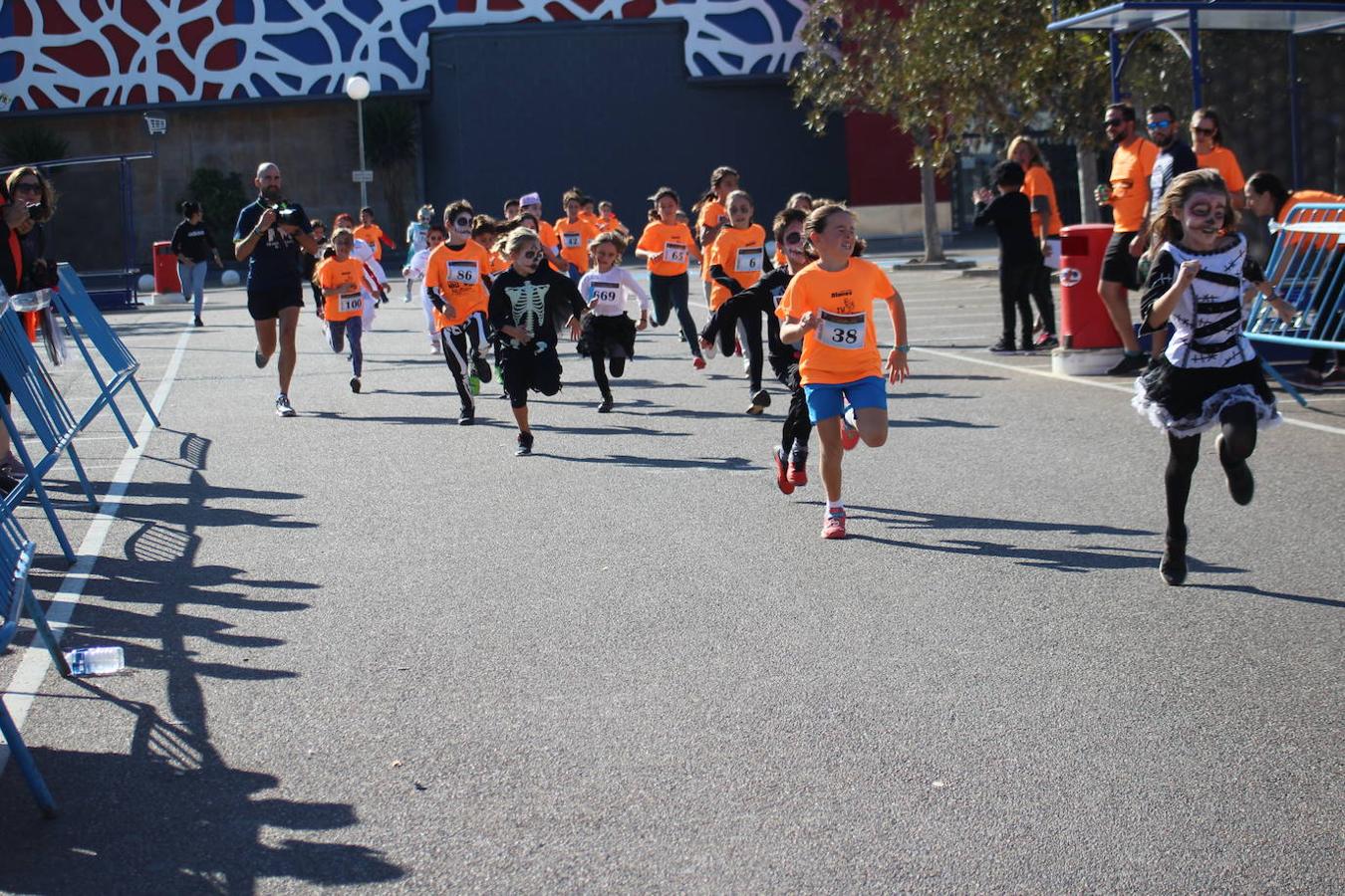 Fotos: Terrorífica carrera solidaria de Activa Tu Ocio en El Ejido