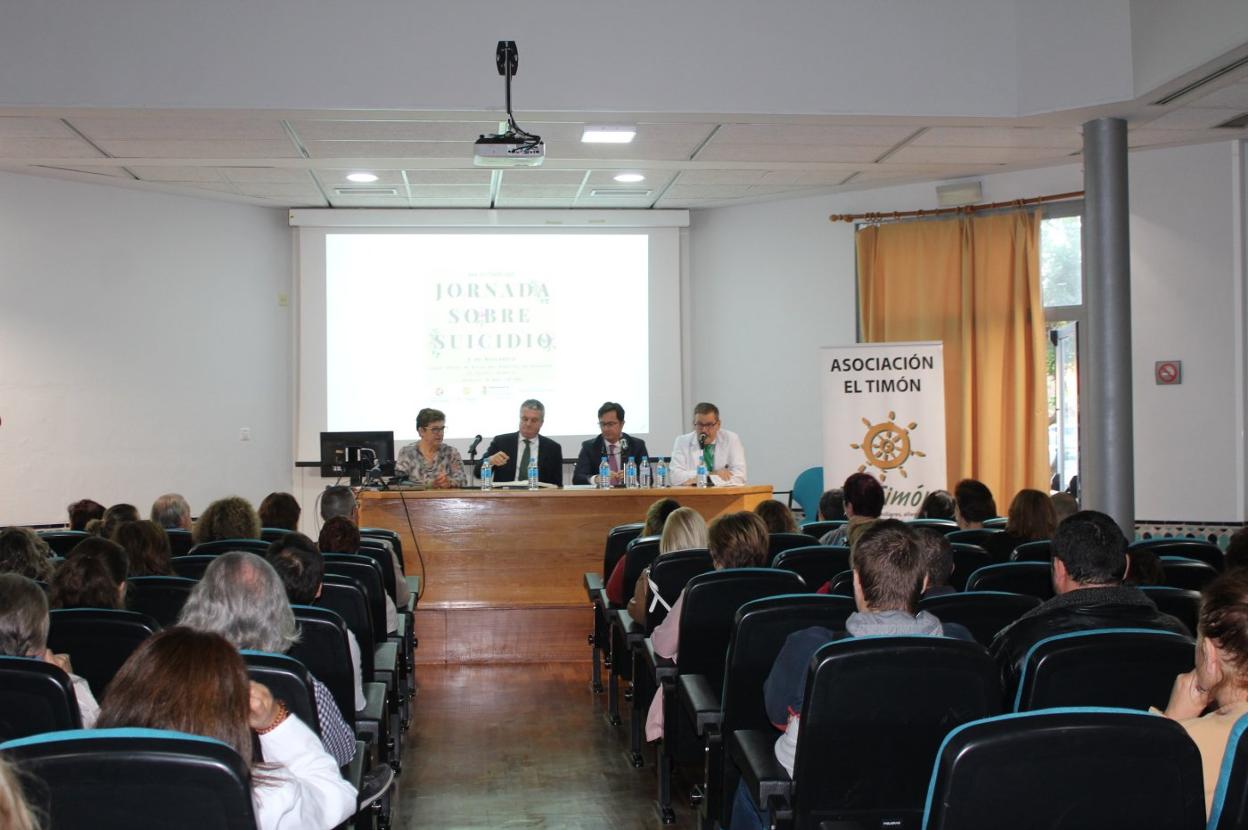 Cristina González, Juan de la Cruz Belmonte, Francisco Góngora y Pedro Acosta, durante la inauguración de la jornada en el hospital.