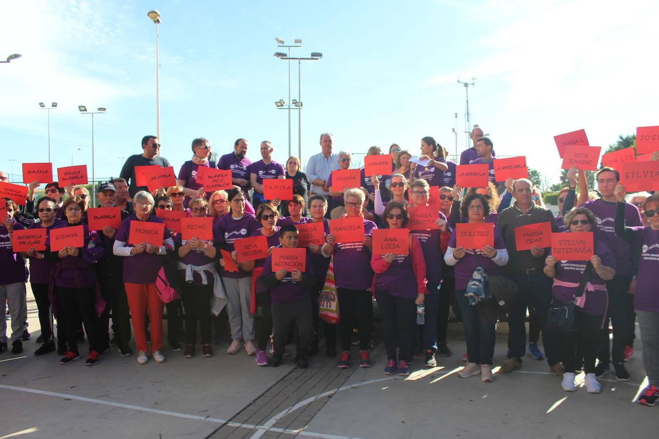 Fotos: Más de 300 personas participan en la VII Marcha Urbana contra la Violencia de Género