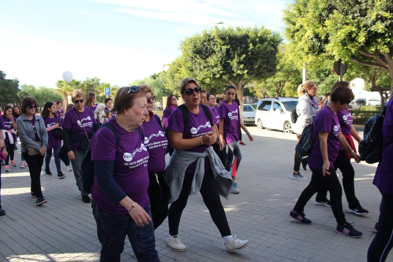 Fotos: Más de 300 personas participan en la VII Marcha Urbana contra la Violencia de Género