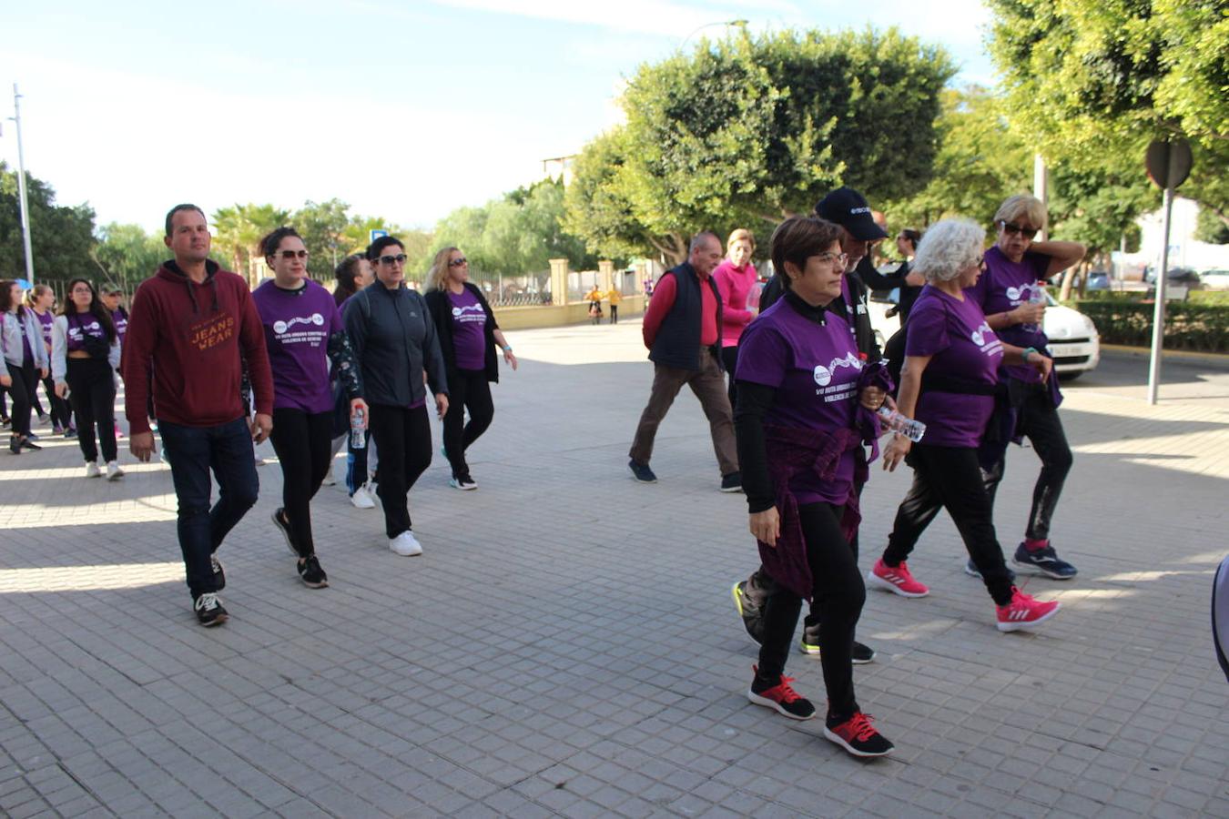 Fotos: Más de 300 personas participan en la VII Marcha Urbana contra la Violencia de Género