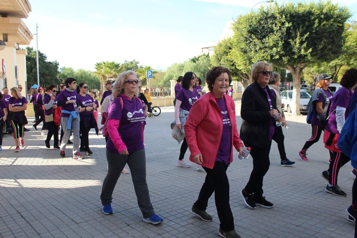 Fotos: Más de 300 personas participan en la VII Marcha Urbana contra la Violencia de Género