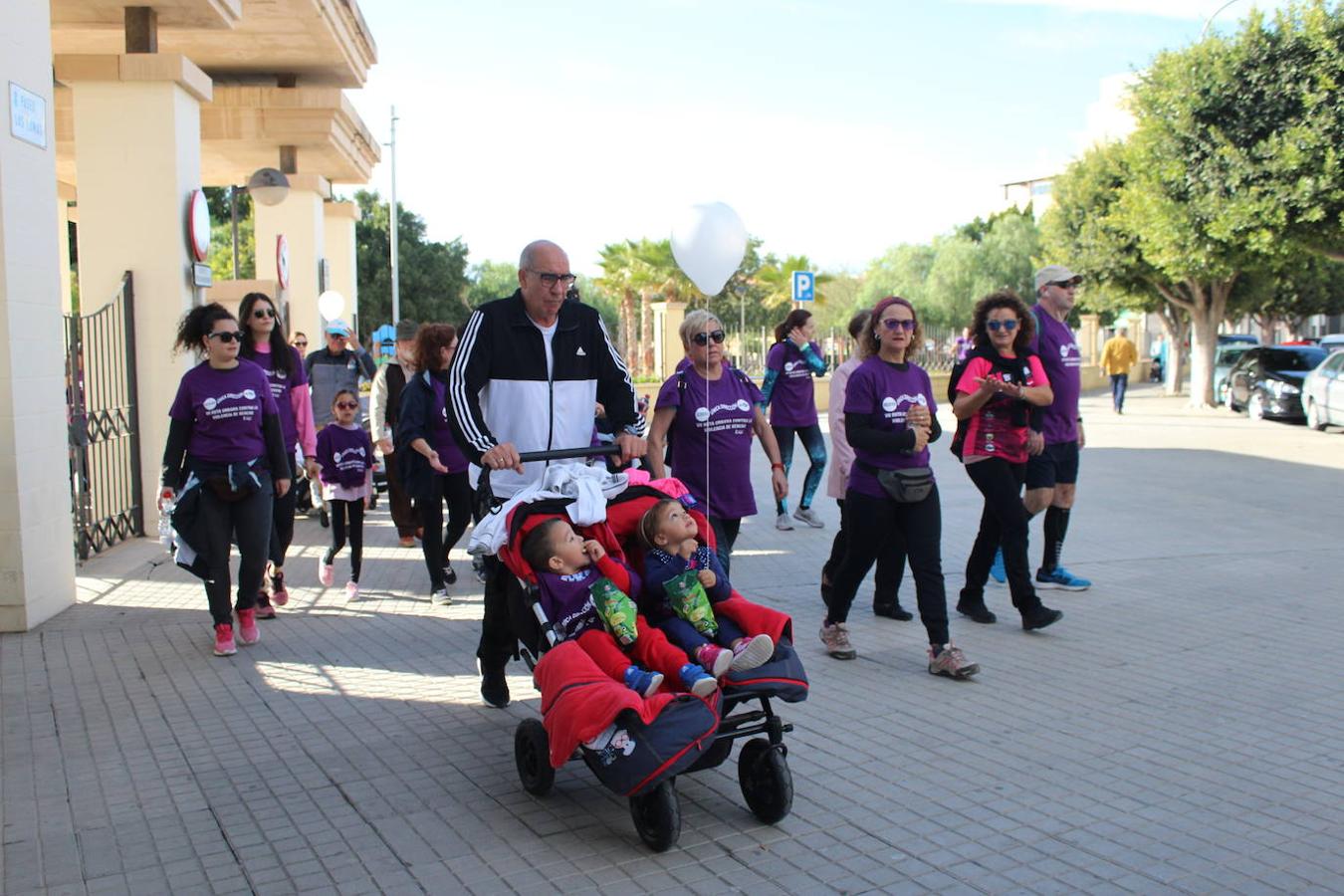 Fotos: Más de 300 personas participan en la VII Marcha Urbana contra la Violencia de Género