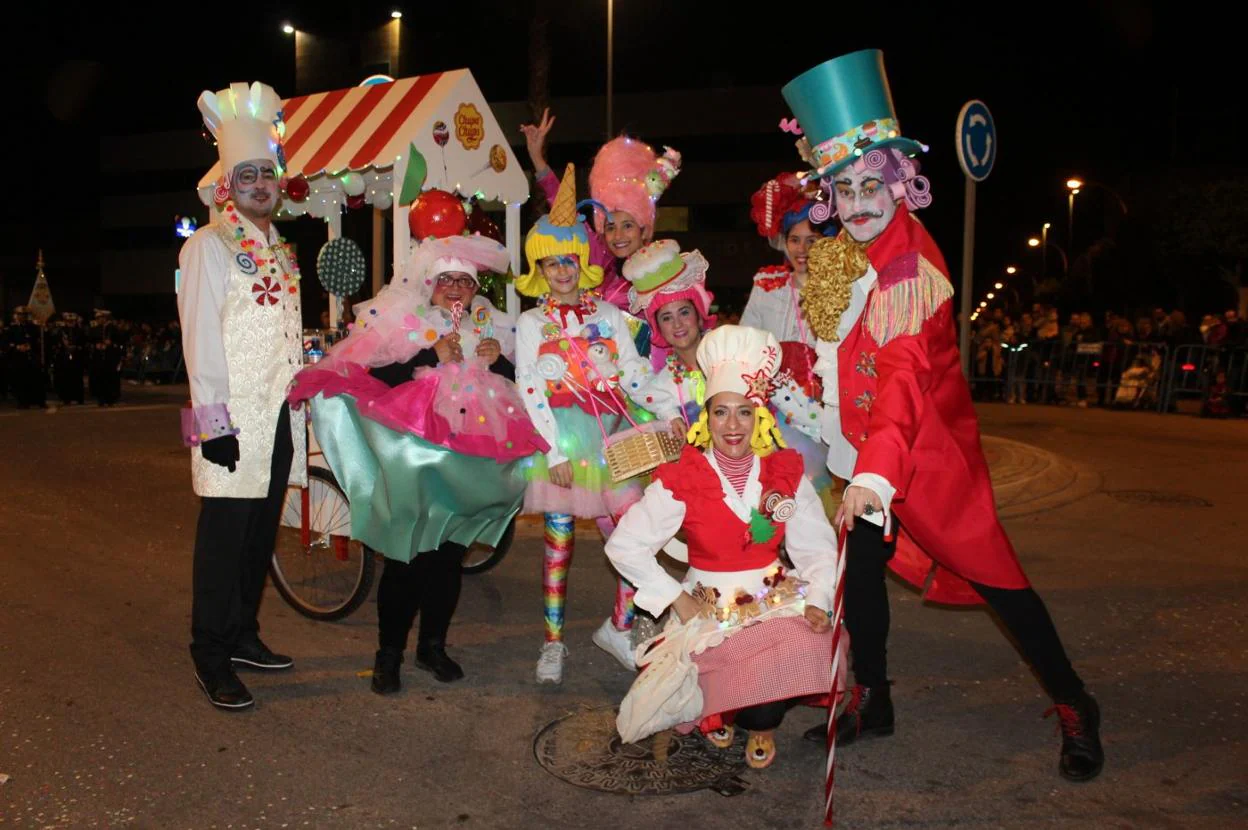 La Cabalgata de Reyes de El Ejido inicia una larga noche de ilusión para  miles de niños | Ideal