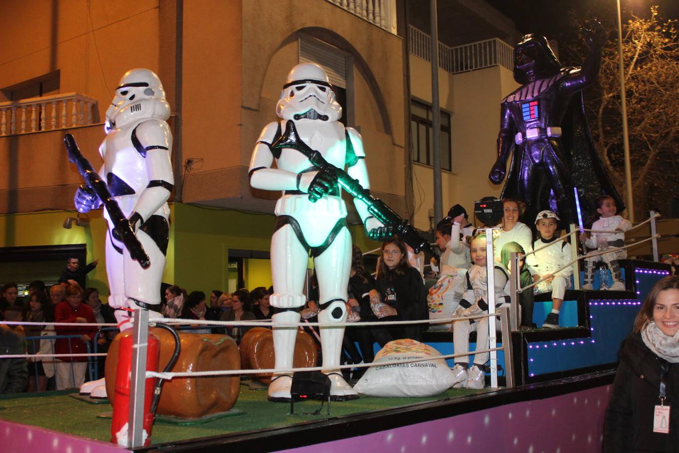 Fotos: Magia, color y dulces en la Cabalgata de Reyes de El Ejido