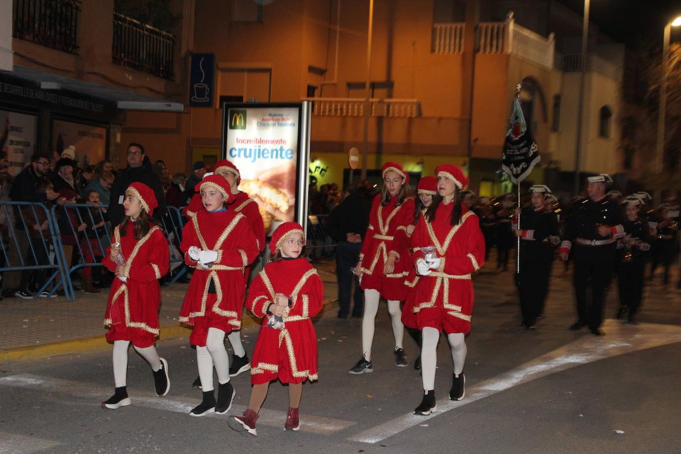 Fotos: Magia, color y dulces en la Cabalgata de Reyes de El Ejido