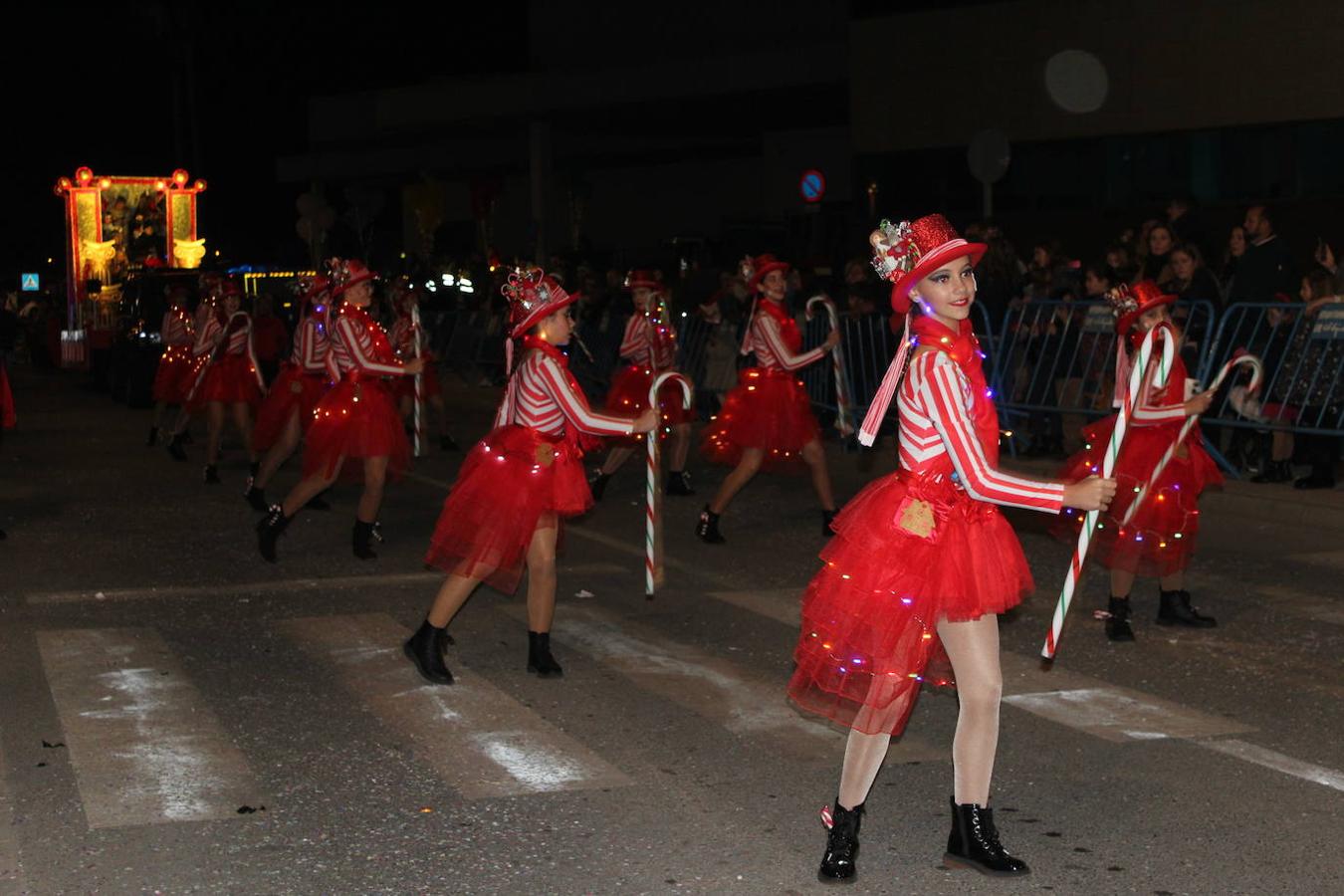 Fotos: Magia, color y dulces en la Cabalgata de Reyes de El Ejido