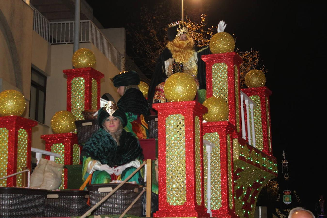 Fotos: Magia, color y dulces en la Cabalgata de Reyes de El Ejido