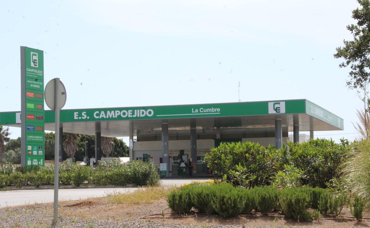Estado de alarma por el coronavirus | El sector hortofrutícola salva a las estaciones de servicio en El Ejido