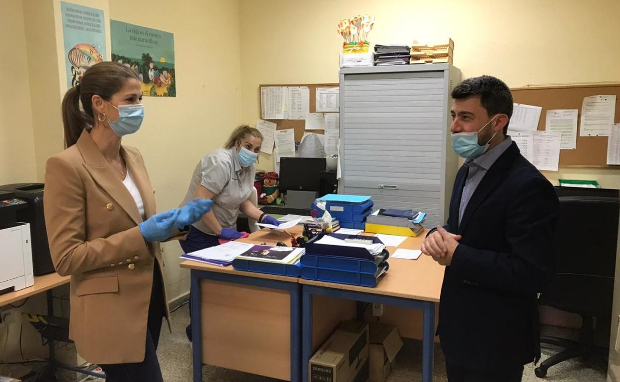 Vuelta al cole en El Ejido (Almería) | Góngora exige a la Junta que costee la adaptación de los colegios a la Covid: «Esto no es mantenimiento»