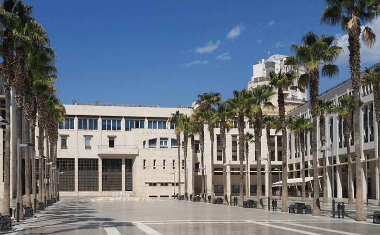 El Gobierno de El Ejido aprueba el proyecto de modernización del Cuartel de la Guardia Civil