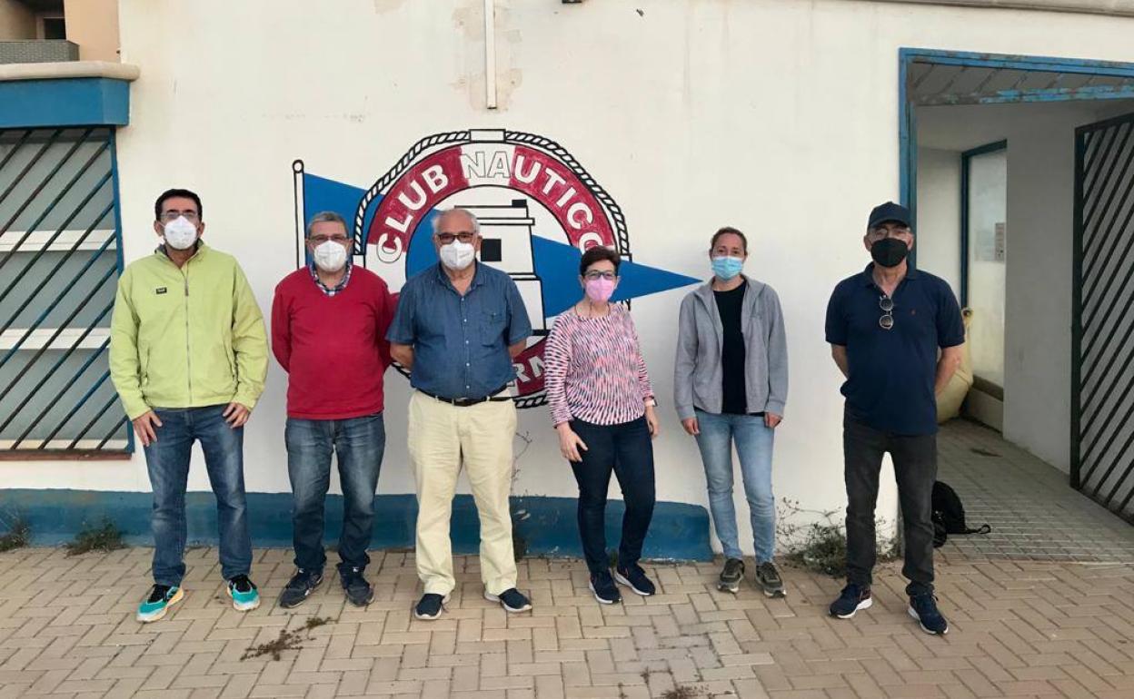 Integrantes de la constituida Mesa de Trabajo 'Balerma por su Playa'. 