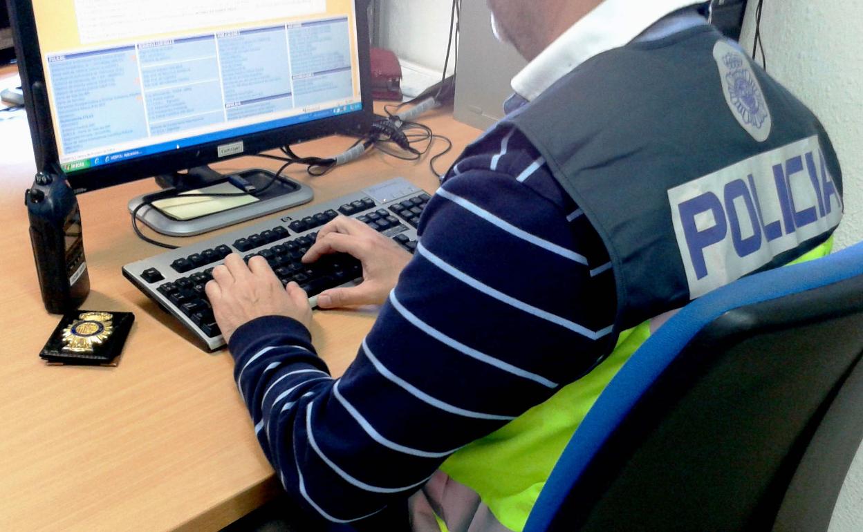 Sucesos en Almería | Detenido por simular y denunciar el robo de 7.000 euros en efectivo en El Ejido