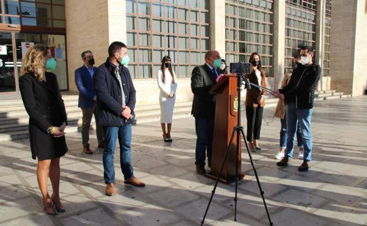 Vox acata la sentencia tras romper el gobierno por la imputación de Góngora