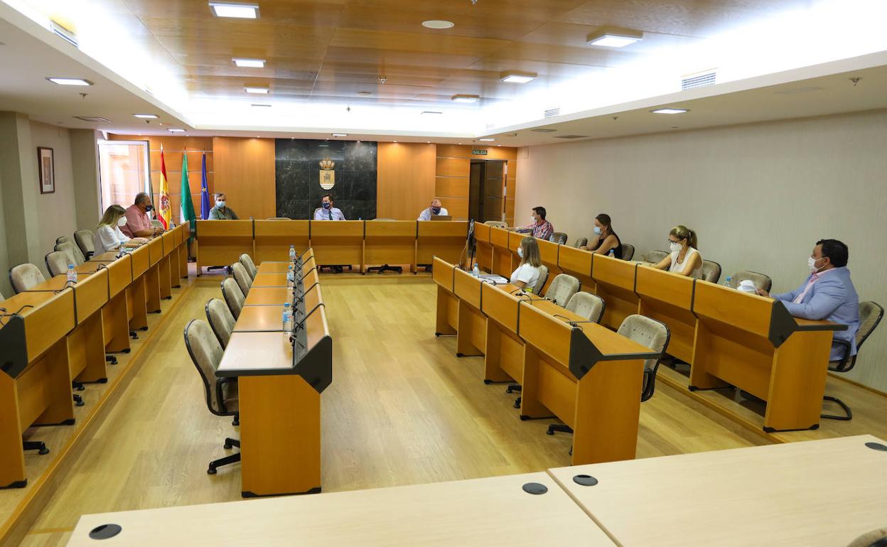 La Junta de Gobierno se reúne los jueves en el Salón de Plenos del Ayuntamiento. 