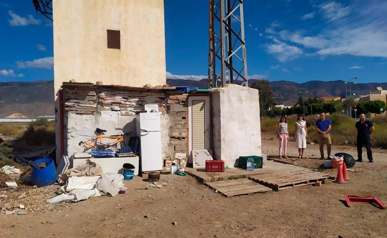 Vox pide acabar con una peligrosa infravivienda en Santa María del Águila