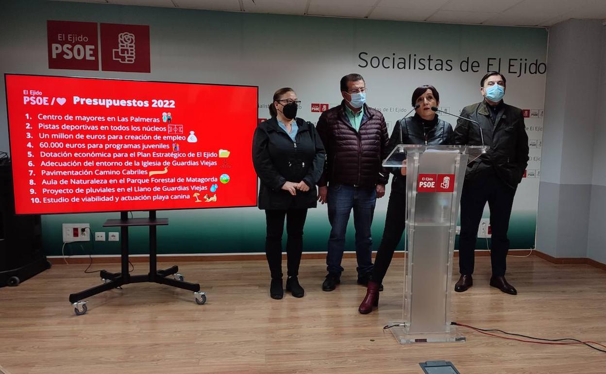 Mari Carmen Álamo, José Miguel Alarcón, Maribel Carrión y José Gabriel Maleno en la rueda de prensa 