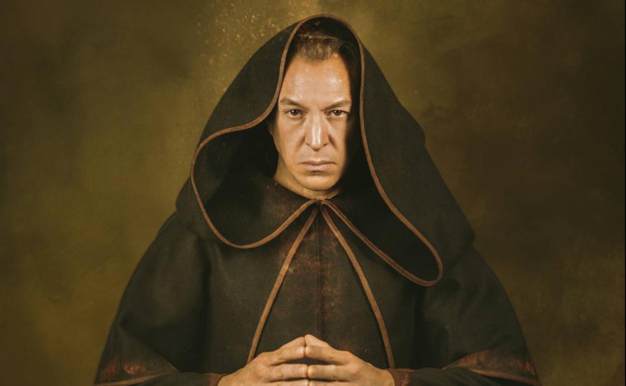 Juan Cañas, caracterizado para la actuación. 