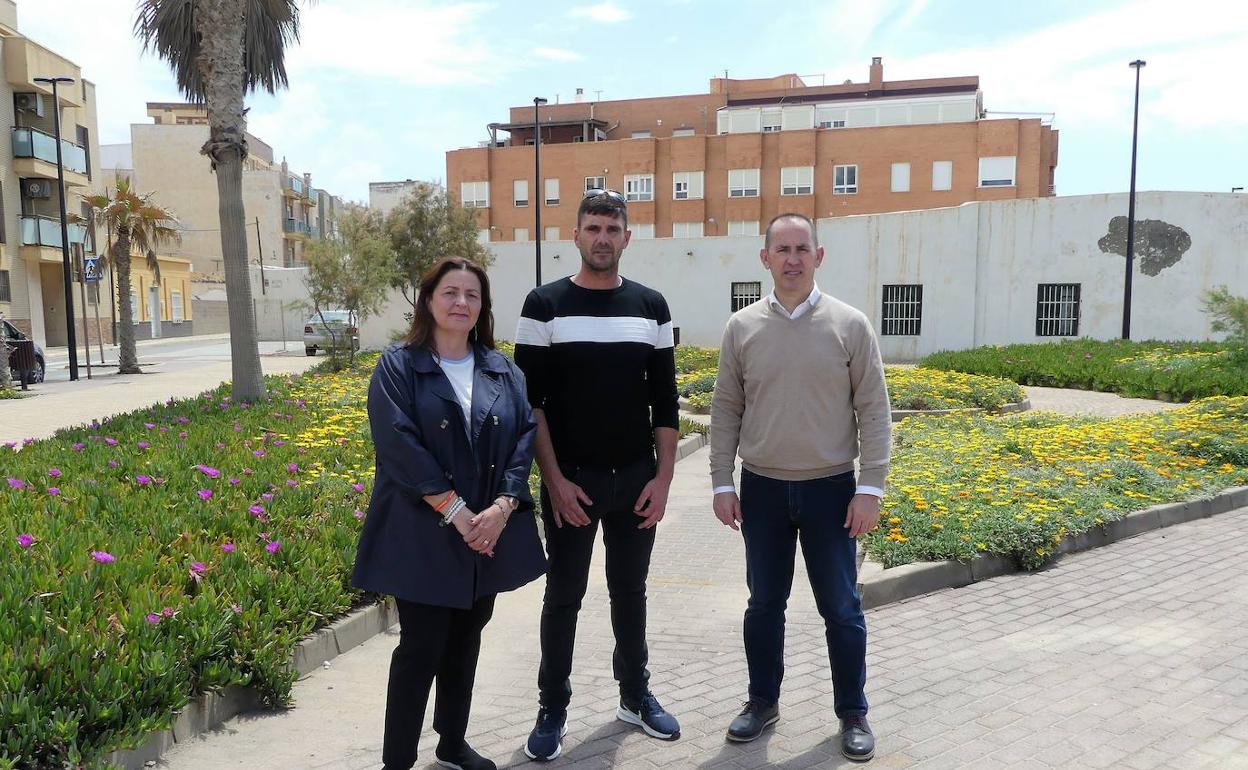 Verónica Gómez, Antonio Benavides y Cecilio Vargas. 