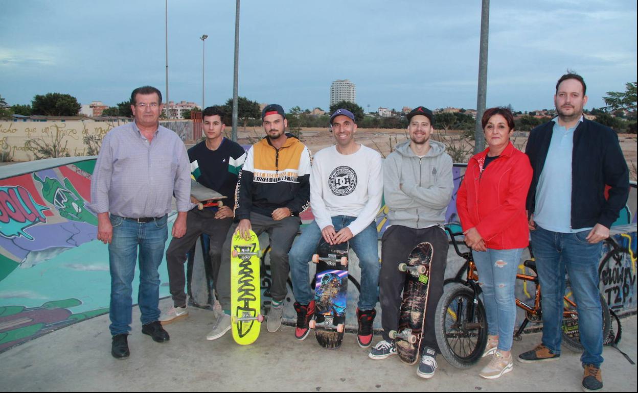 El PSOE denuncia falta de seguridad, iluminación y mantenimiento en el skatepark