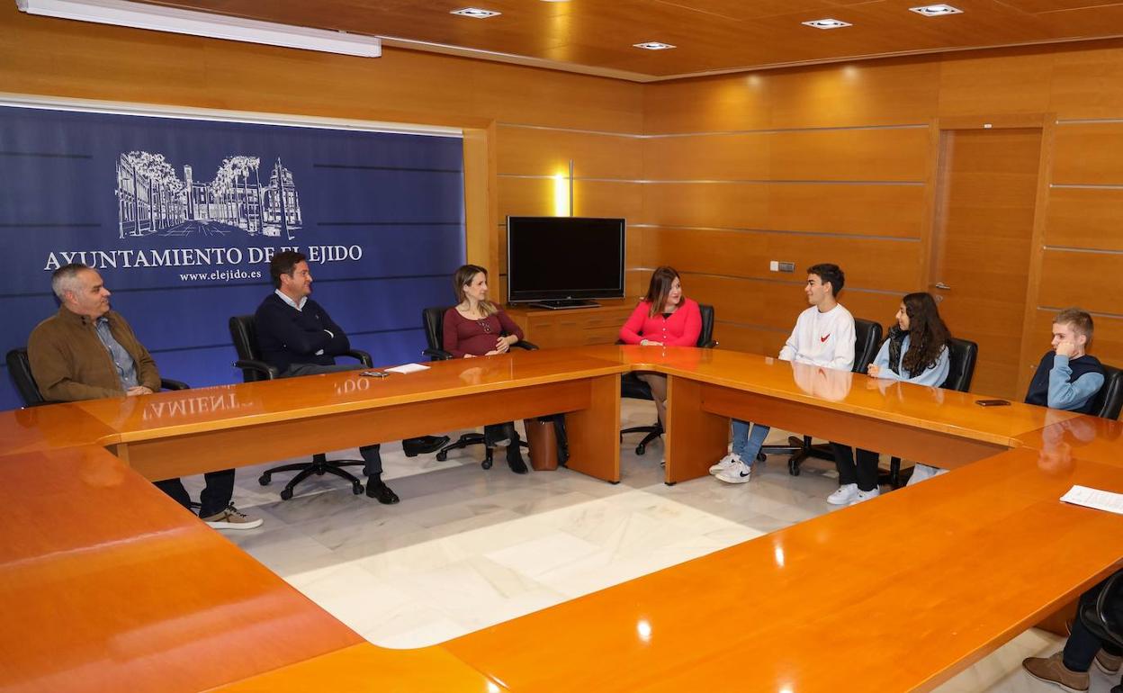 Tres ejidenses, premios Extraordinarios de Educación Secundaria