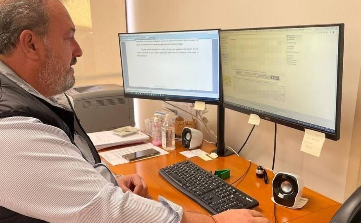 Los ejidenses ya pueden pagar los servicios municipales a través de Bizum