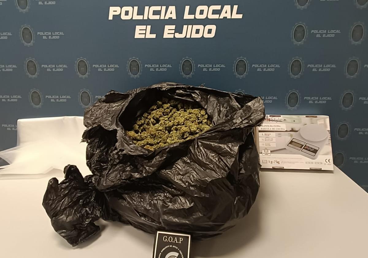 Droga intervenida por los agentes de la Policía Local de El Ejido.