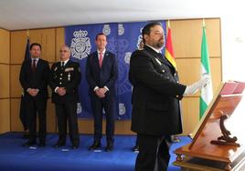 José Antonio Roca Lezama jurando el cargo de Comisario.