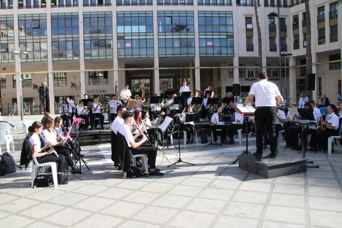 Elvira Mínguez abre la Feria del Libro de El Ejido