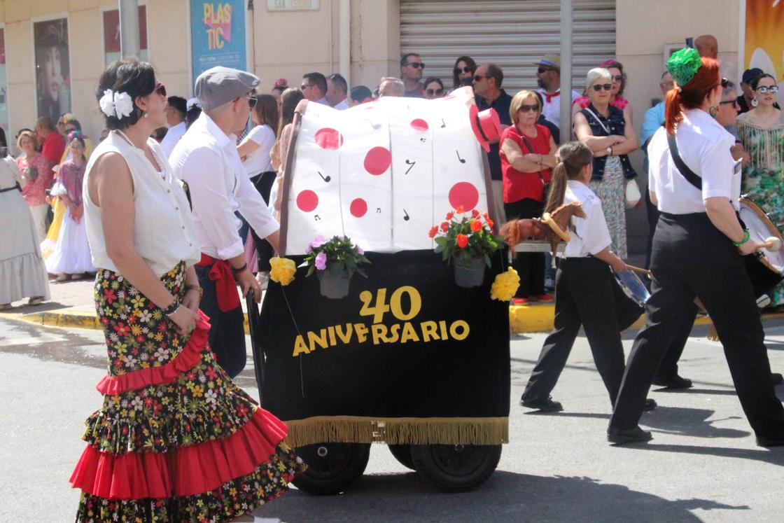 Miles de personas acompañan a San Marcos en su día grande