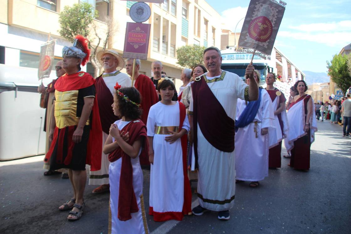 Miles de personas acompañan a San Marcos en su día grande