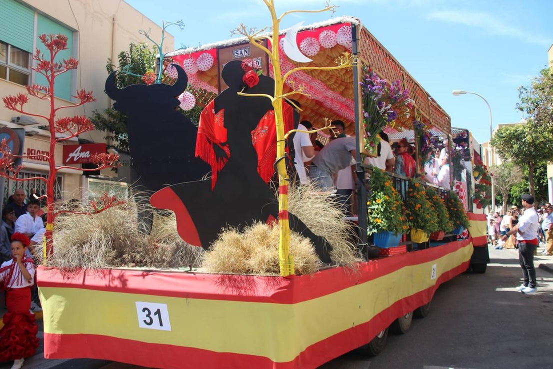 Miles de personas acompañan a San Marcos en su día grande