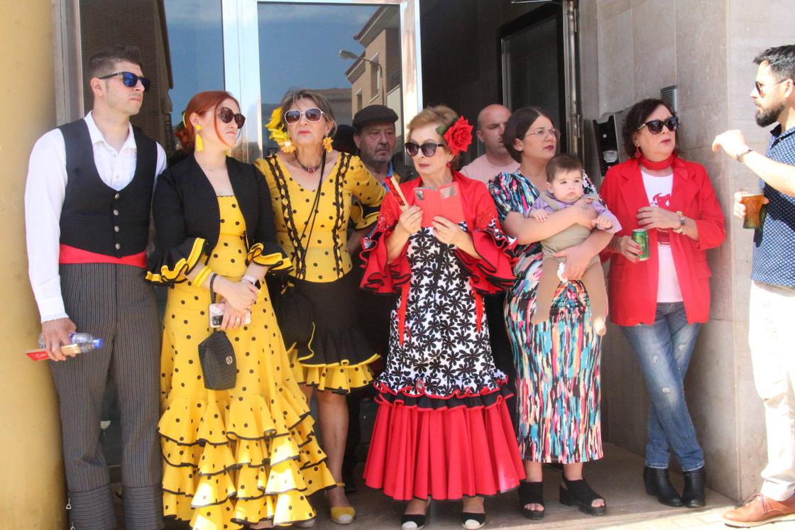 Miles de personas acompañan a San Marcos en su día grande