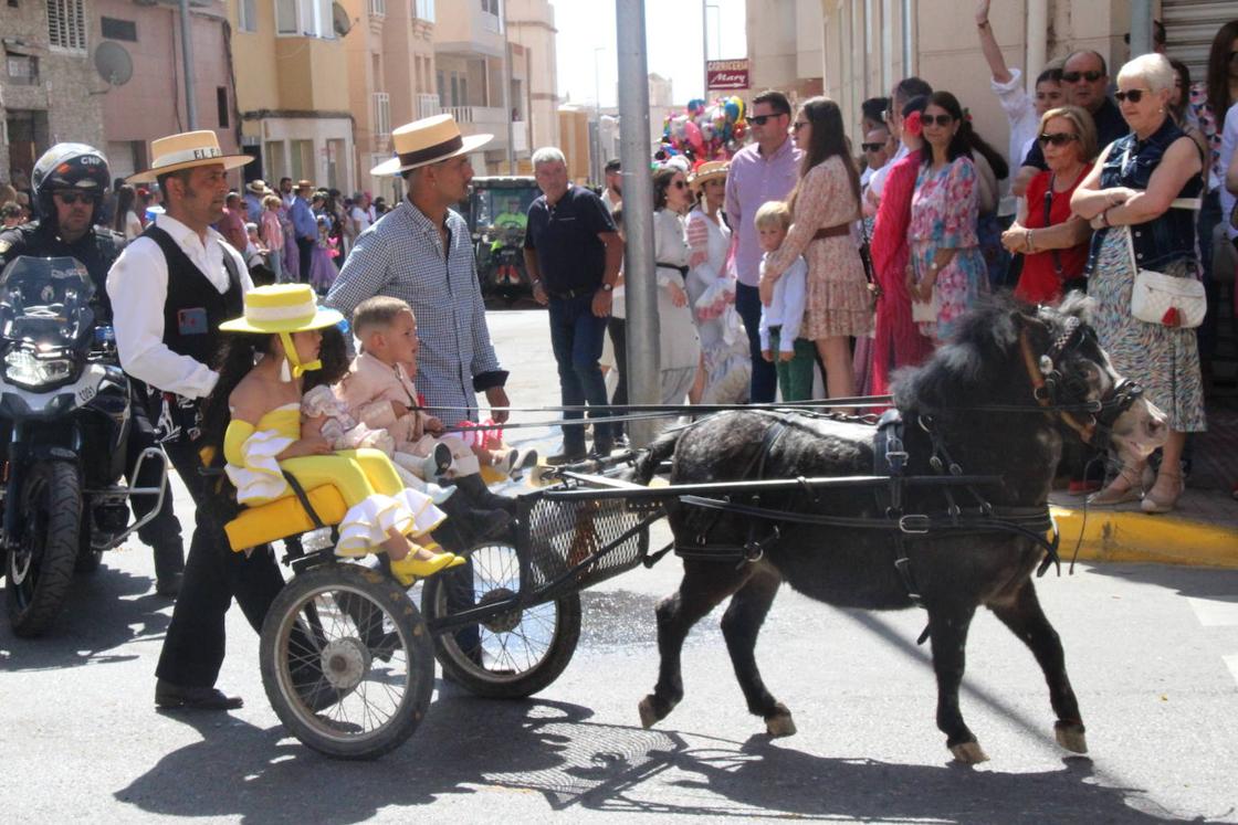 Miles de personas acompañan a San Marcos en su día grande