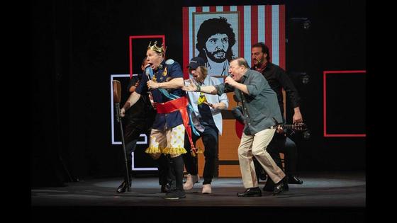 La 'Omaita' de Los Morancos se sube a las tablas del Auditorio de El Ejido con 'Todo por la Matria'