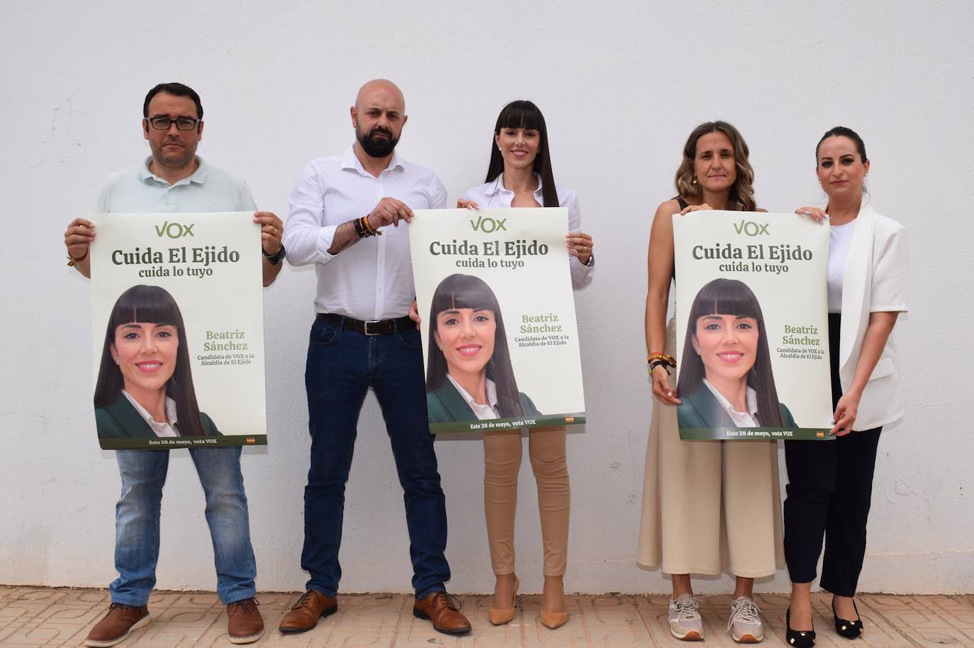 Pegada de carteles de VOX El Ejido.